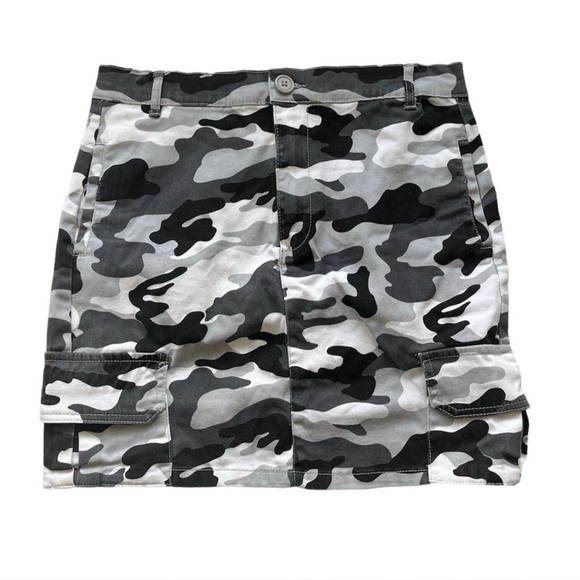 Grey Camo Cargo Mini Skirt - Picture 4 of 6